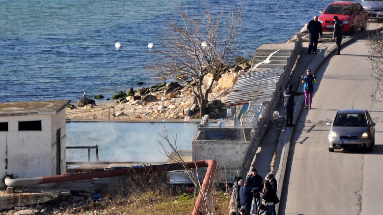 Още не е обявена самоличността на удавения в Топлата вода