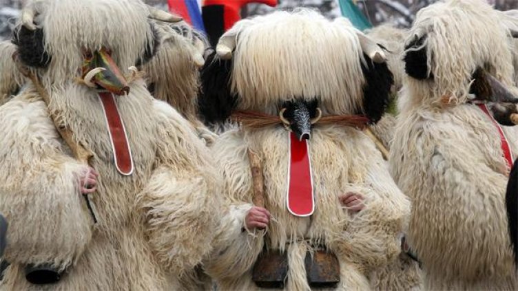 Отменят сурвакарските фестивали в два града