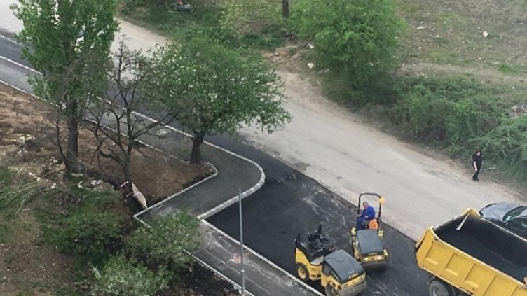 Част от улица пропадна във Варна