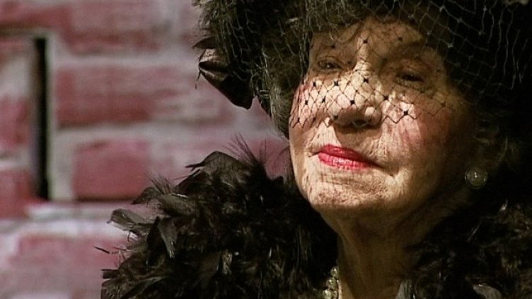 Стоянка Мутафова се възстановява от операцията, но бавно