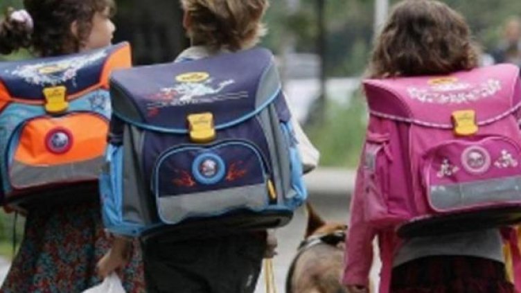 Имате първокласник или осмокласник – 300 лв. взимате. Как да ги получите