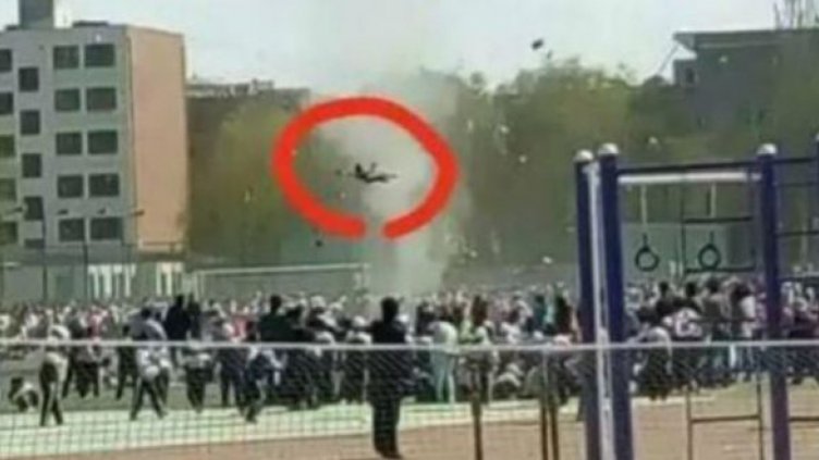 Торнадо вдигна във въздуха ученик (ВИДЕО)