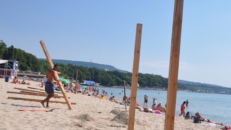 До дни ще заработи Евиният плаж 