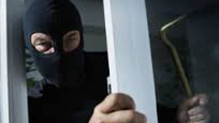 Сръчни апаши направиха два сериозни удара за една нощ