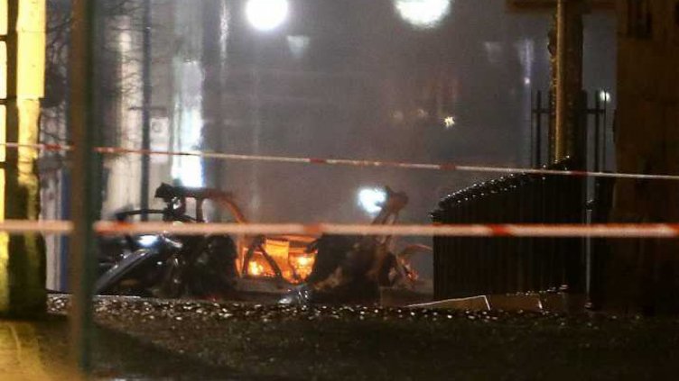 Задържаха двама тийнейджъри за убийството в Лондондери
