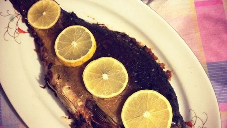 Пълнен шаран с орехи и стафиди за  Никулден