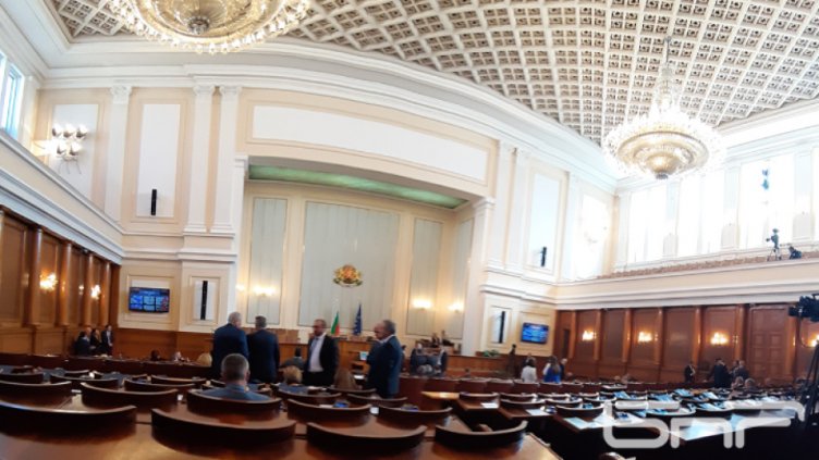 Депутатите с нов опит да си изберат председател