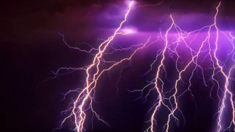 Мълния уби млад мъж