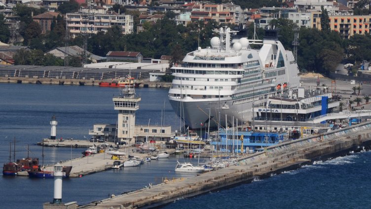 Над 500 чуждестранни пасажери са на посещение във Варна