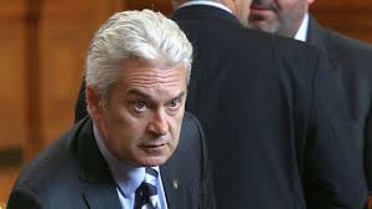 Отложиха делото срещу Сидеров