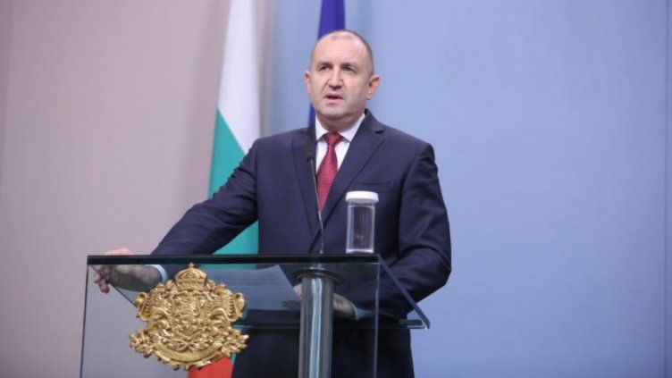 Радев връща за ново разглеждане текстовете за фалшивите новини и тавана на цените