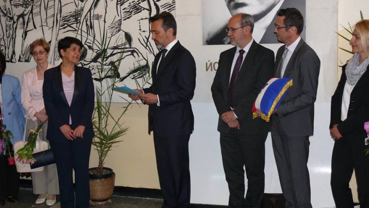 Френският посланик награди варненска учителка