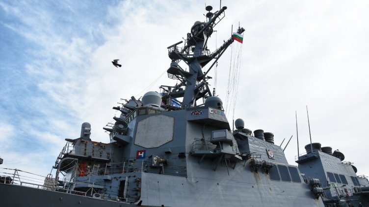 Ескадреният миноносец &bdquo;USS ROSS&ldquo; се завърна във Варна (СНИМКИ)