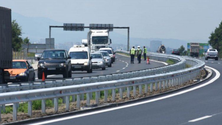 Без затворени пътища по празниците, обещават от АПИ