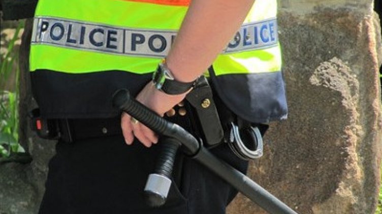 Полицаи за проби се стягат: Пият ударно вода - уринират, тестват ги за дрога