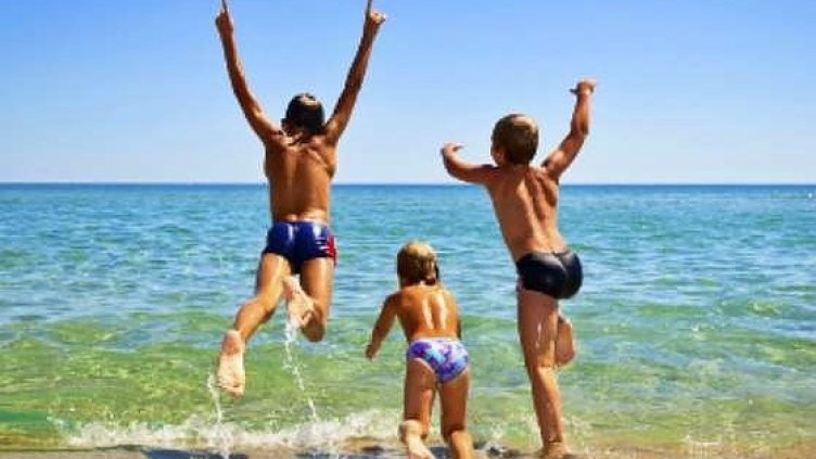 МОН спира безплатните лагери заради COVID