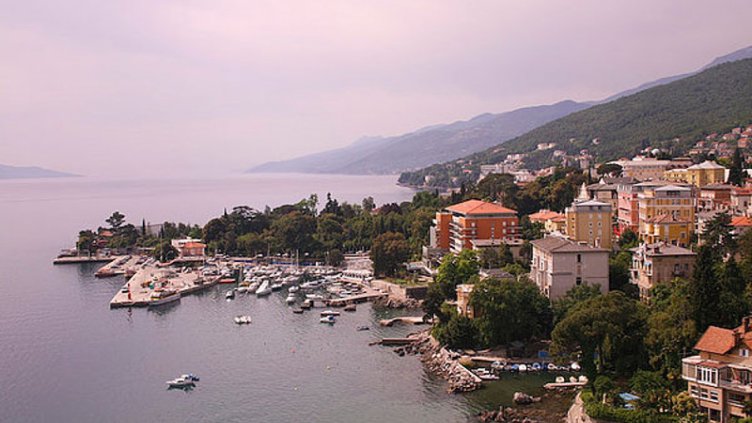 Ученици популяризират #Варна 2017 на международен младежки лагер