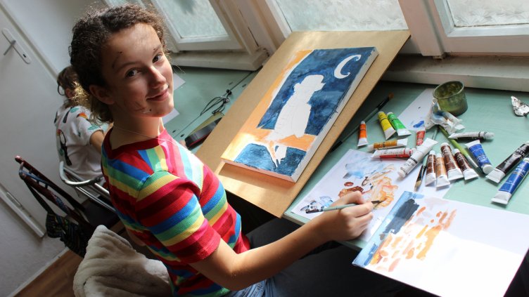 Соня Клисарова от школа „Идея“: Насила не се рисува, художникът сам трябва да усети момента