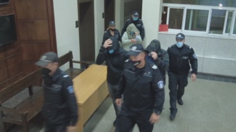 Задържаните от завод "Арсенал" са семейство