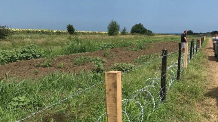 11 км е вече изградената ограда по границата с Румъния, подсилват я и с режеща тел