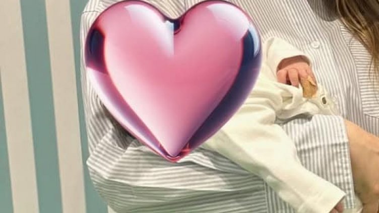 "Златно" бебе: Ерика Зафирова стана майка (СНИМКА)