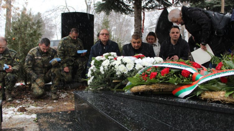 Армията почете българските герои от Кербала