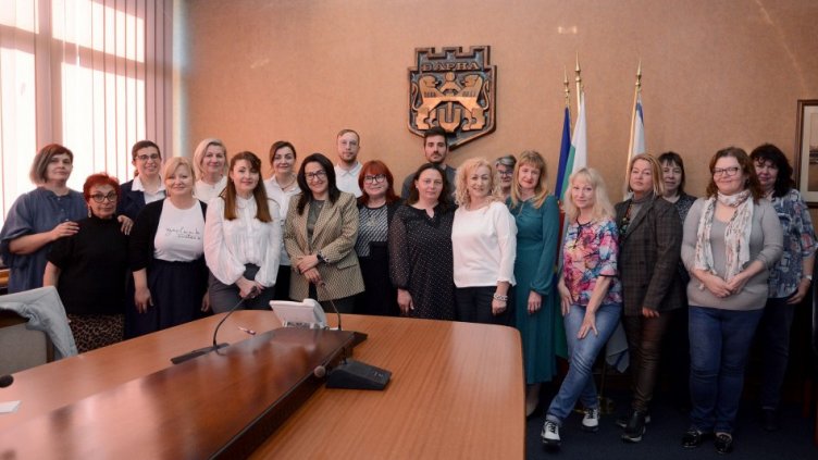 Приеха Общинската програма за закрила на детето на Варна за 2025 г.