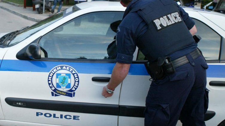 Задържаха нелегални мигранти в Солун след гонка