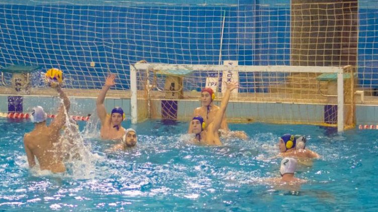 Ватерполният „Комодор” победи шампиона „Черно море” след дузпи