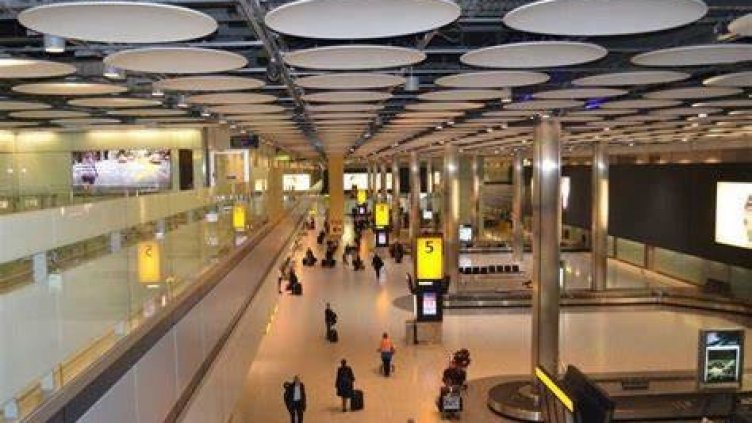 От октомври в Англия само с международен паспорт