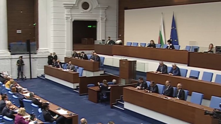 Очаквано: Кабинетът "Желязков" оцеля