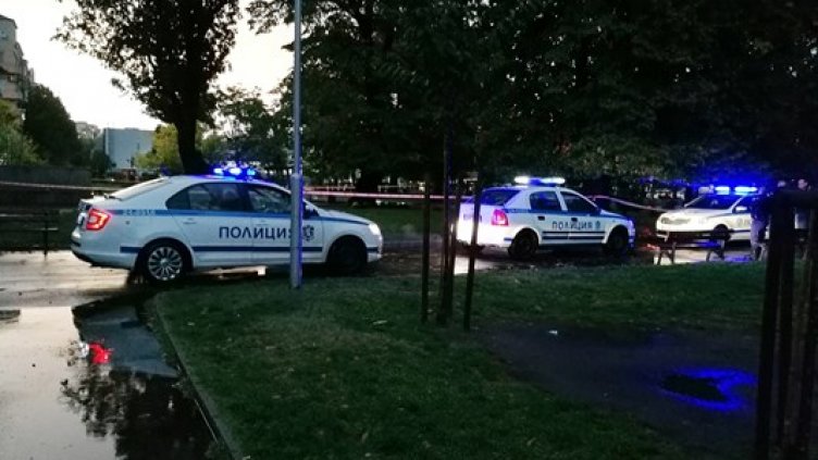 Адът слезе в София: Притъмня, порой се изля, мълния погуби трима мъже