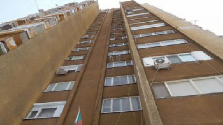 Държавни жилища купени от лица, които не отговарят на закона