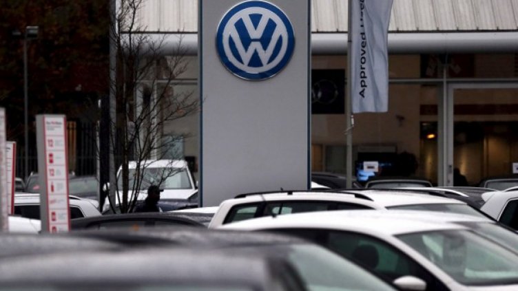 Volkswagen плаща сметката на клиентите си