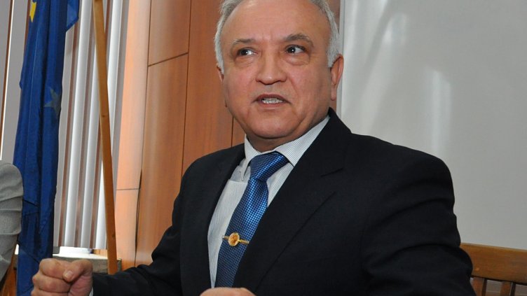 проф. Костадин Костадинов