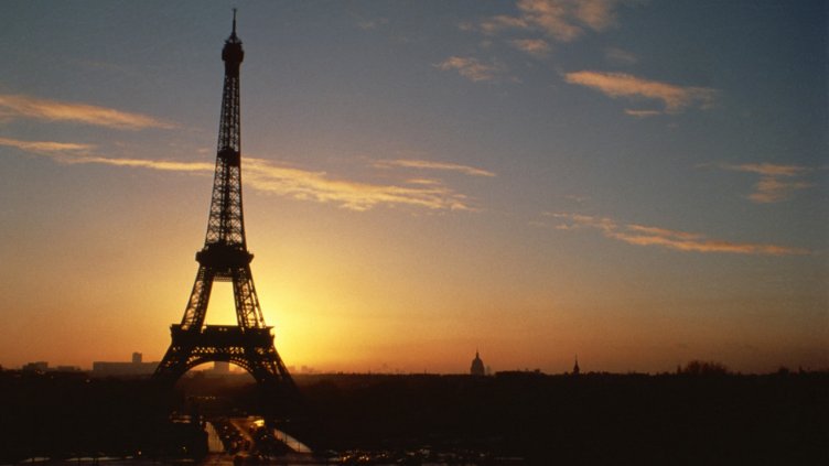 Франция удължи до 1 ноември извънредното положение в страната