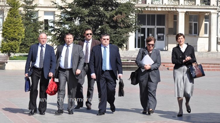Сотир Цацаров предпочете задния вход