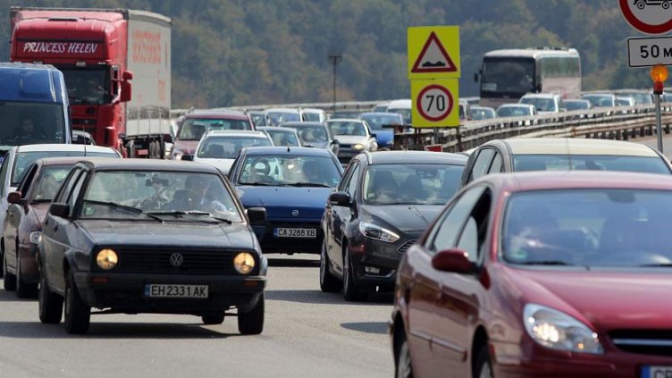 Силен трафик от прибиращи се. Край на почивните дни 