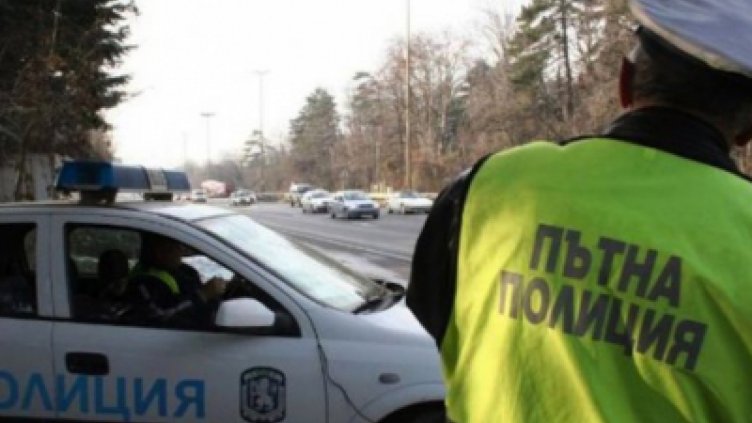 Варненец шофира с нарисуван номер