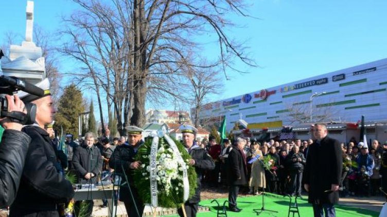 Варна отдава почит пред Капитан Петко войвода