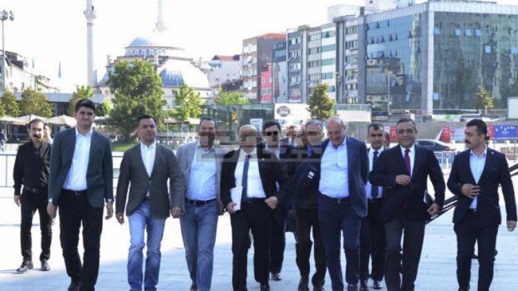 Турската основна опозиционна партия започна протестно шествие от Анкара до Истанбул