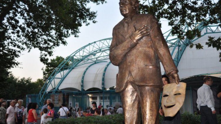 Откриха паметника на Георги Калоянчев в Бургас