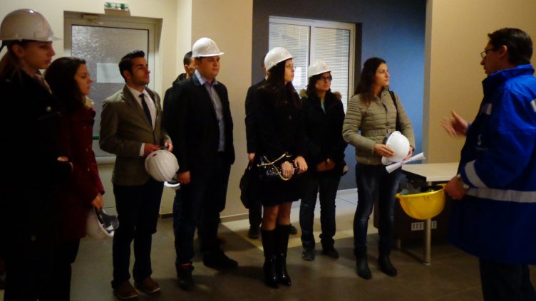 Студенти икономисти станаха мениджъри за 1 ден в „Солвей Соди“