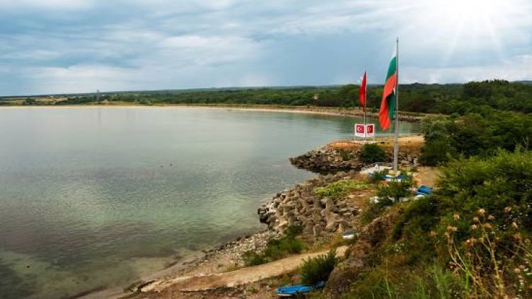 МОСВ: Наблюдава се вероятно замърсяване на морето до границата с Турция