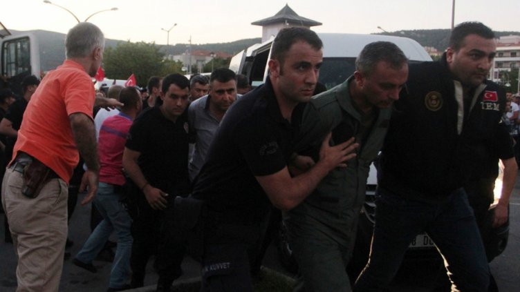 В Турция са задържани 40 войници от военновъздушната база в Коня