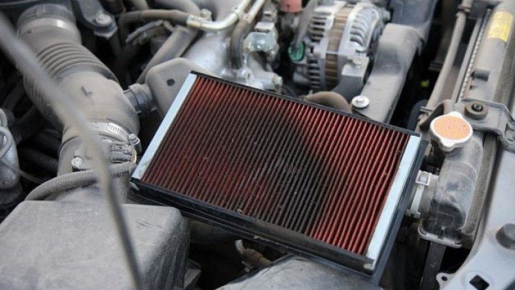 Купувате кола втора ръка, гледайте за... масло във въздушния филтър