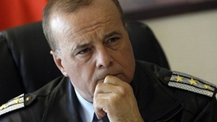 Бивш шеф на столичния КАТ в ареста! Изгърмя заради... гуми за служебна кола