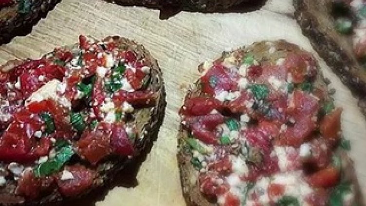 Пролетни брускети