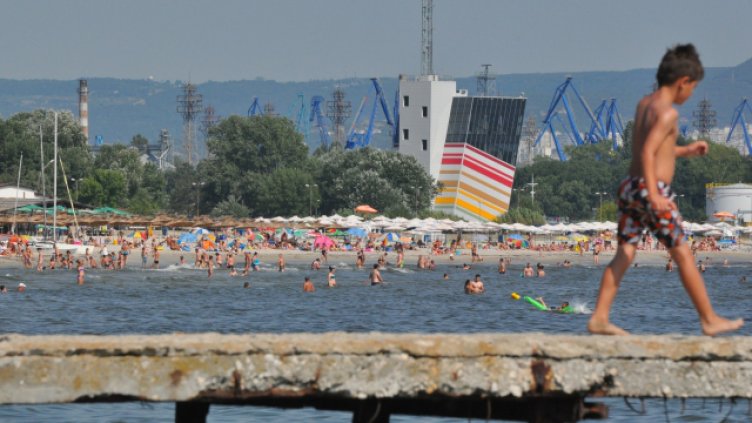 Слънчево и топло време в последния ден на август