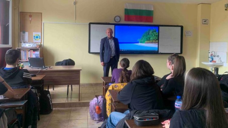 Апелативен прокурор гостува на ученици от Хуманитарната гимназия във Варна